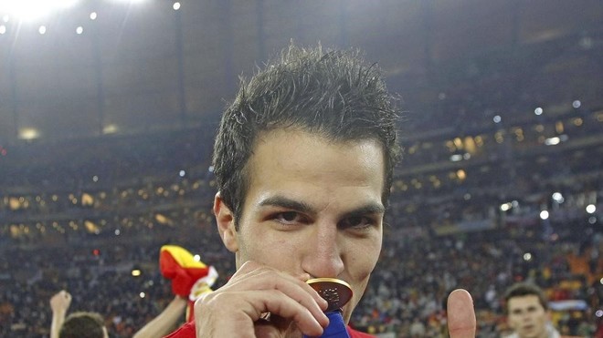 fabregas-id-never-experienced-such-tension-as-on-the-bus-to-play-chile-at-the-world-cup-you-could-hear-a-pin-drop