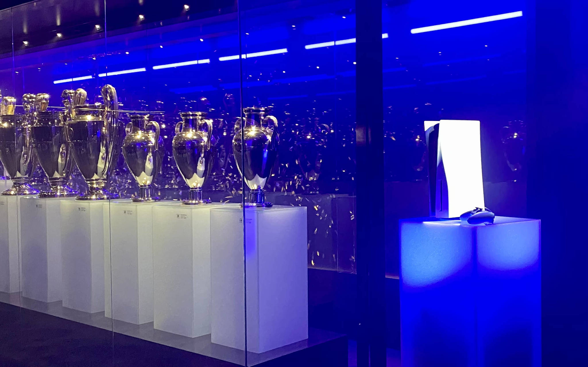 El Real Madrid  da la bienvenida a PlayStation 5
