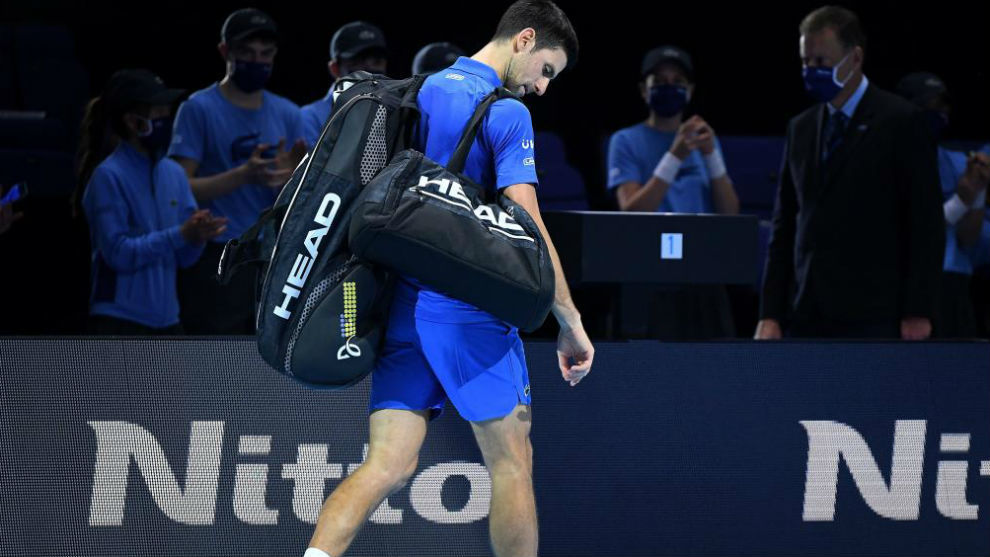 Djokovic se marcha cabizbajo del O2 Arena de Londres