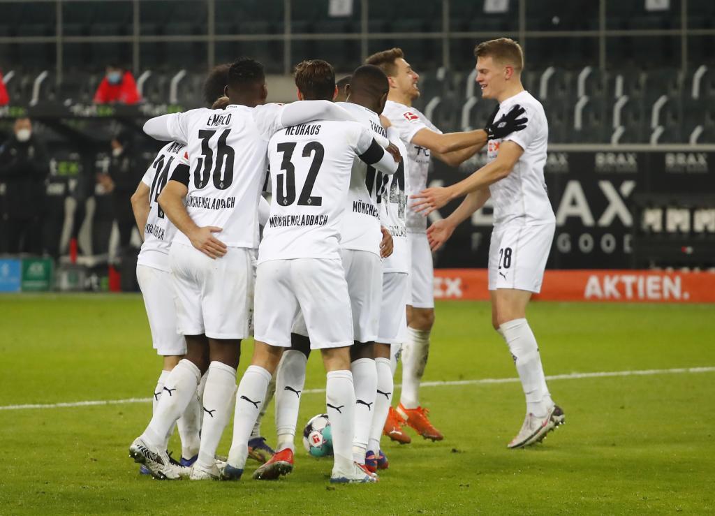 El Borussia Mönchedgladbach golea al Schalke 04 tras una mala primera mitad