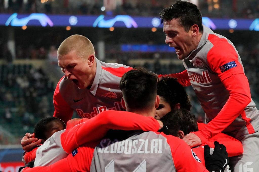 Los jugadores del Salzburgo celebran un gol ante el Lokomotiv