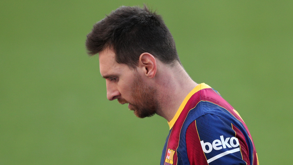 La permanencia de Messi en el Barcelona fue el tema del verano |