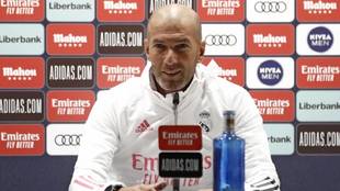 Zidane, en la sala de prensa de Valdebebas.
