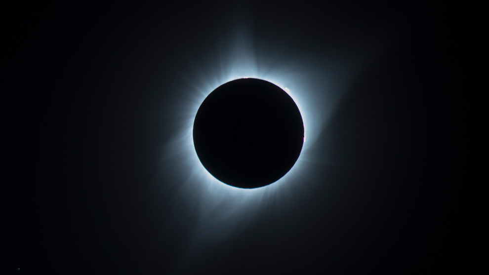 Photo of Eclipse completo: ¿se oscurecerá completamente la tierra?  Programa y todo lo necesario para verlo hoy desde México