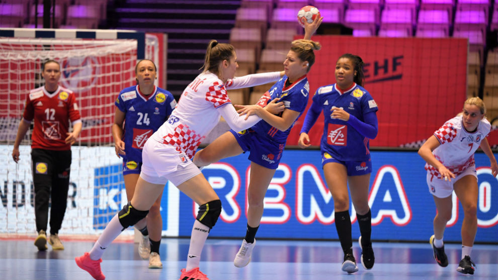 La croata Micijevic y la francesa Valentini, durante la semifinal /