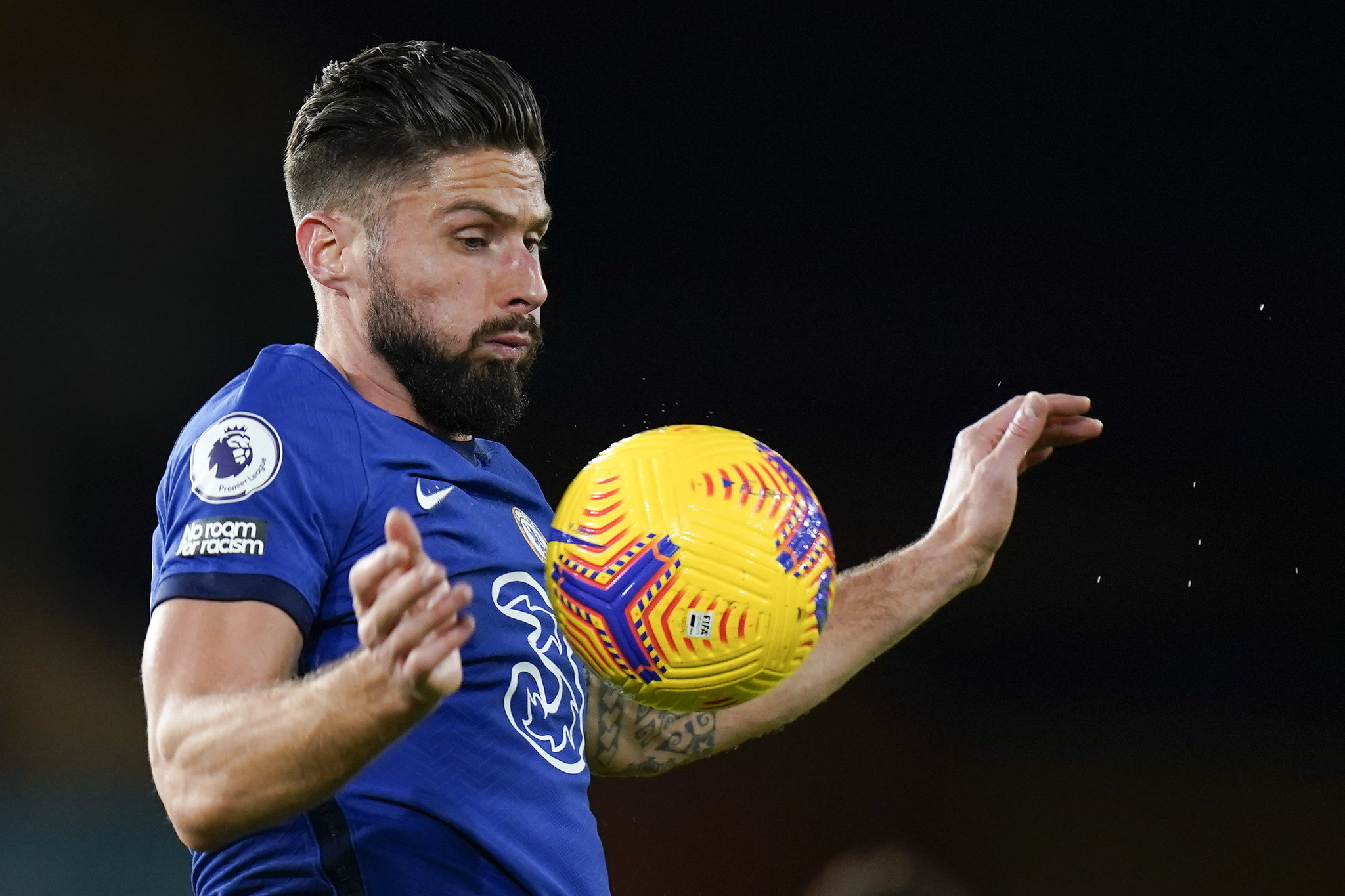 Wolverhampton (United Kingdom), 15/12/2020.- Olivier lt;HIT gt;Giroud lt;/HIT gt; of Chelsea FC in action during the English Premier League match between Wolverhampton Wanderers and Chelsea in Wolverhampton, Britain, 15 December 2020. (Reino Unido) EFE/EPA/Tim Keeton / POOL EDITORIAL USE ONLY. No use with unauthorized audio, video, data, fixture lists, club/league logos or 'live' services. Online in-match use limited to 120 images, no video emulation. No use in betting, games or single club/league/player publications