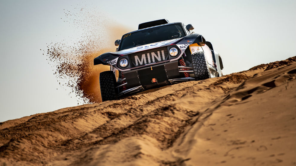 Sainz: "El Dakar estará entre Toyota y nosotros"