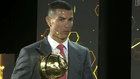 Cristiano, recogiendo su premio en la gala Globe Soccer Awards