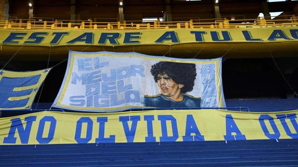 Pancartas en memoria de Diego Maradona en Buenos Aires