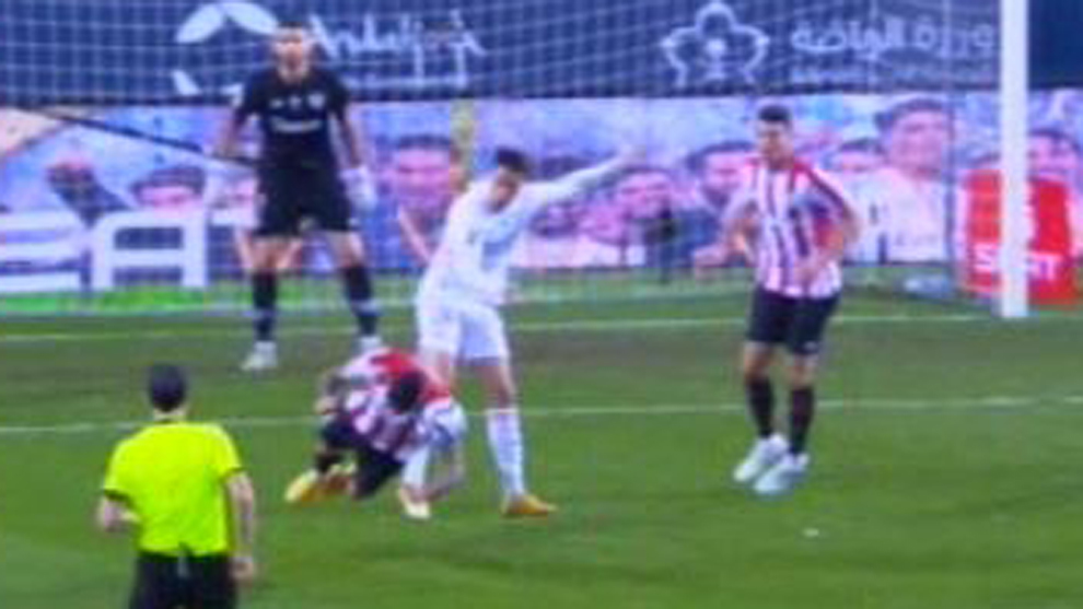 Real Madrid vs Athletic - Supercopa: The VAR incident that wasn't shown on the broadcast: Should Real Madrid have had a penalty? |