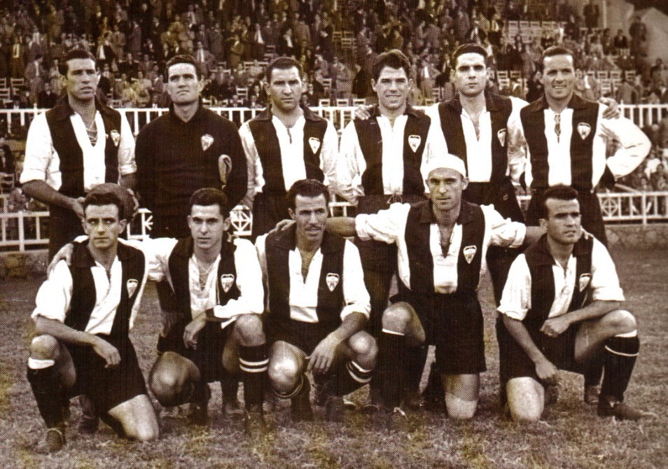 Equipo del Alcoyano que venció al Real Madrid en la temporada 1947-48 (CD Alcoyano)