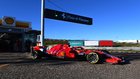 De rosso y oro, Carlos Sainz se estrena con Ferrari