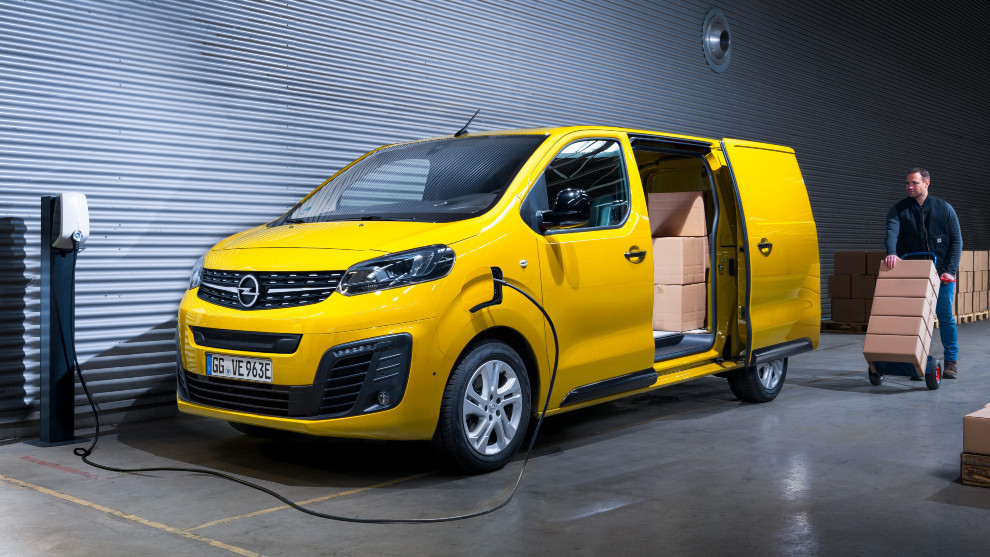 Los clientes tambin pueden elegir una prueba del Opel Vivaro-e.