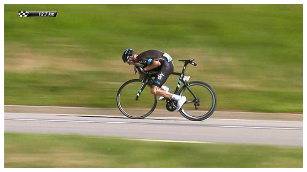 Chris Froome bajando el Peyresourde en el Tour de Francia de 2016.