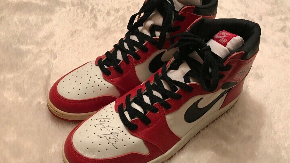 Atar administración Terapia En venta las 'Air Jordan 1', las primeras zapatillas que Michael Jordan usó  en la NBA por... ¡Un millón de dólares! | Actualidad