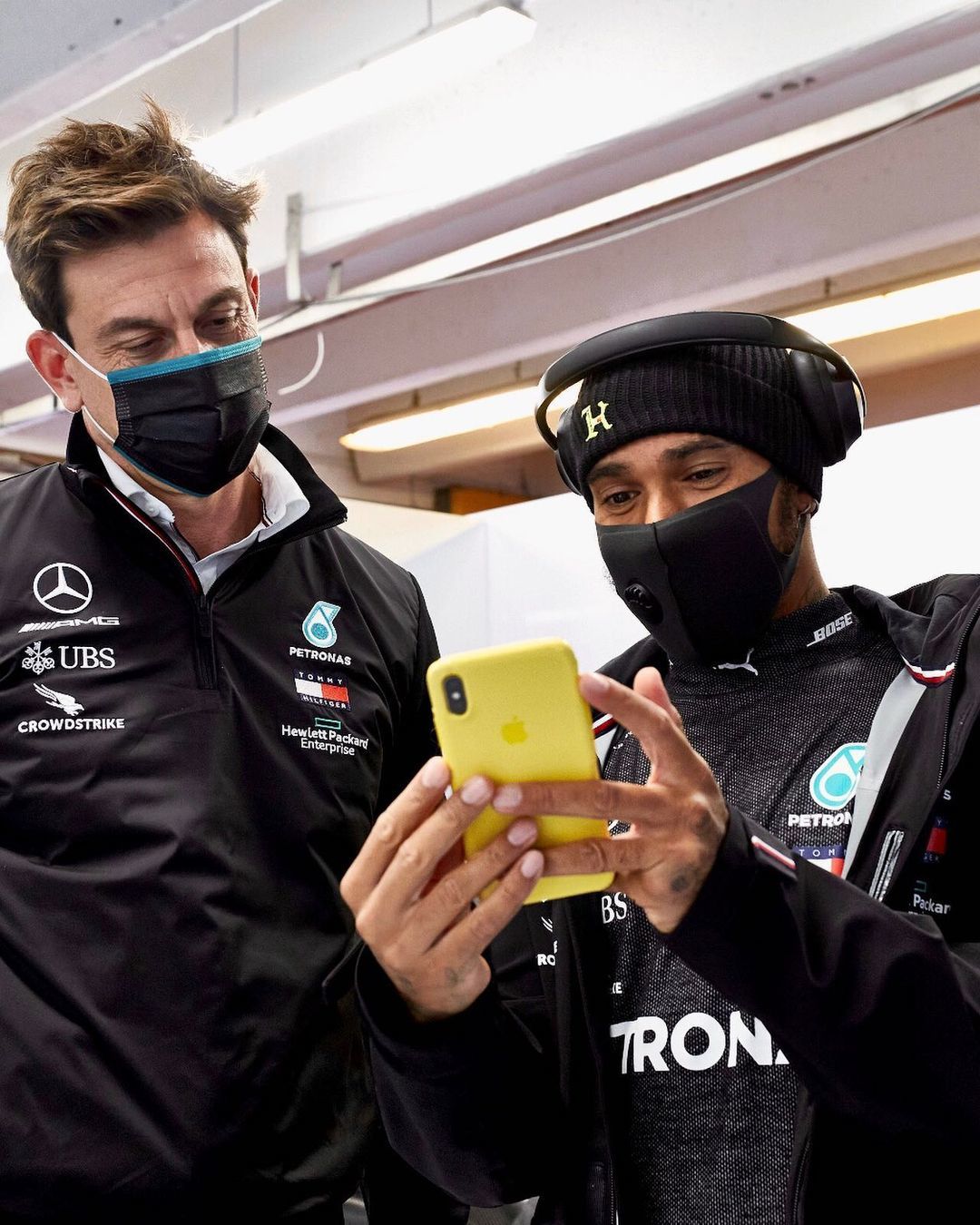 Lewis Hamilton renueva con Mercedes