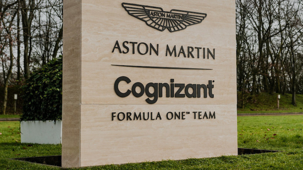 En la sede de Aston Martin F1 aparece Cognizant como parte del nombre oficial del equipo.