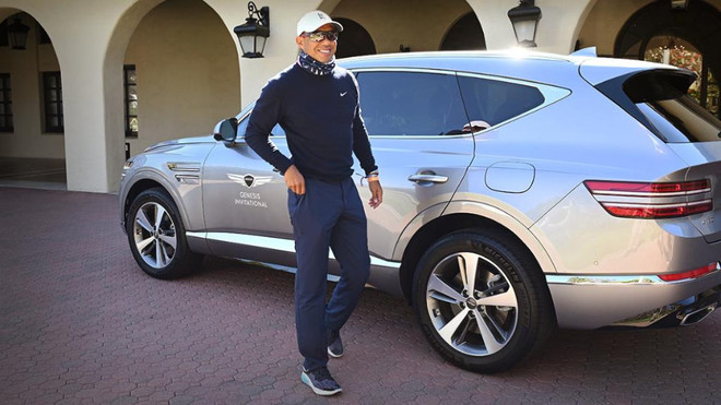 Tiger Woods, con el Genesis GV80 con el que sufri
