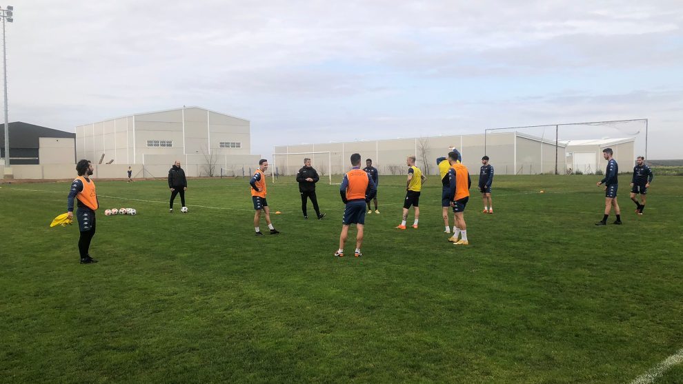 Los jugadores del Extremadura, durante la sesin de entrenamiento de hoy.