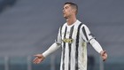 Cristiano Ronaldo se lamenta en un momento del encuentro ante el...