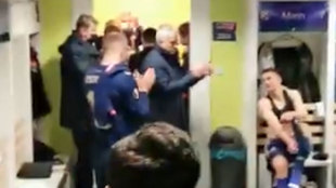 Este gesto de Mourinho es el de un seor del ftbol: fue a aplaudir al vestuario del Dinamo Zagreb