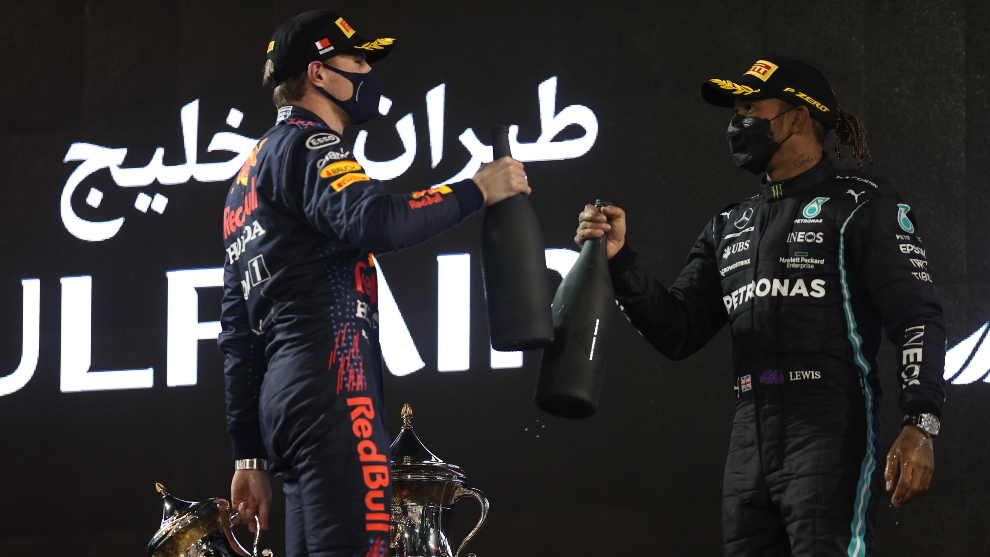 Hamilton y Verstappen, en el podio.