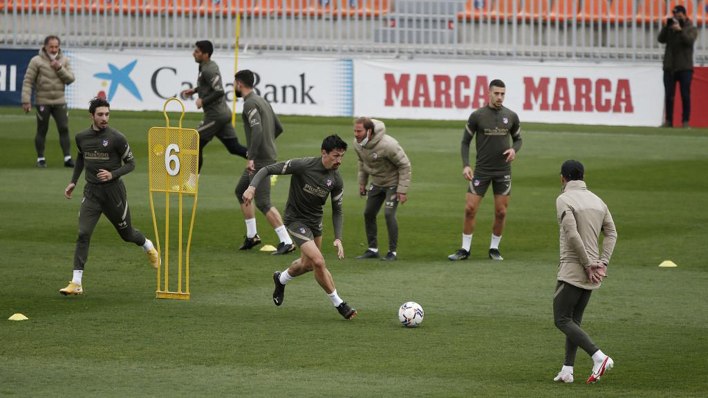 Los jugadores del Atlético entrenando a las órdenes de Simeone.