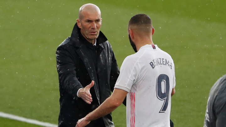 Zidane ya mira al trascendental duelo del martes ante el Liverpool |