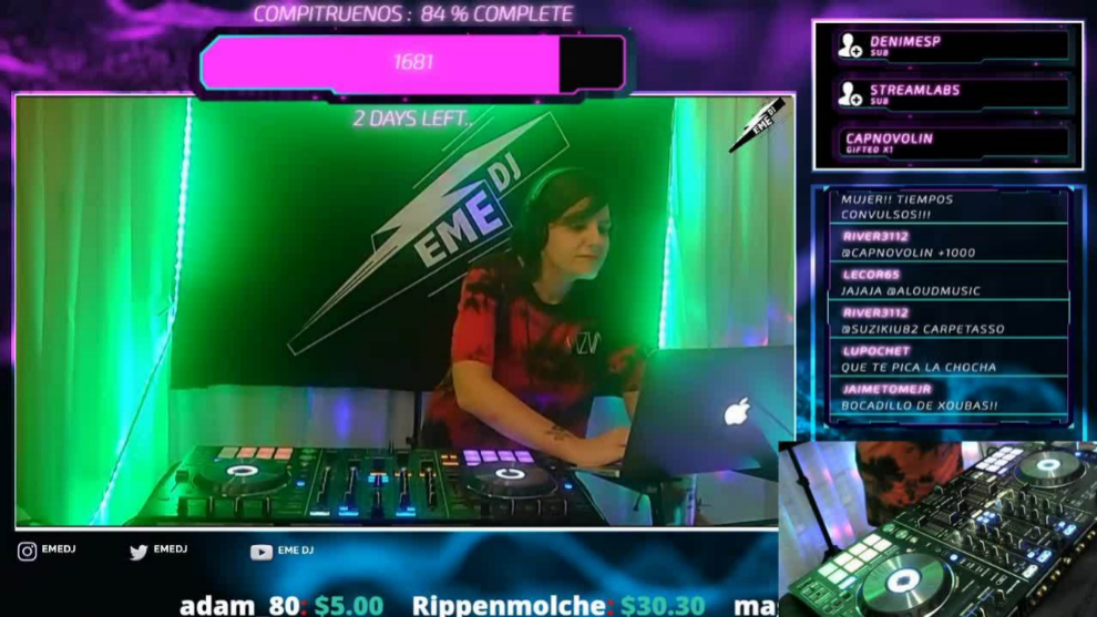 Eme DJ en una sesin de msica en directo por Twitch