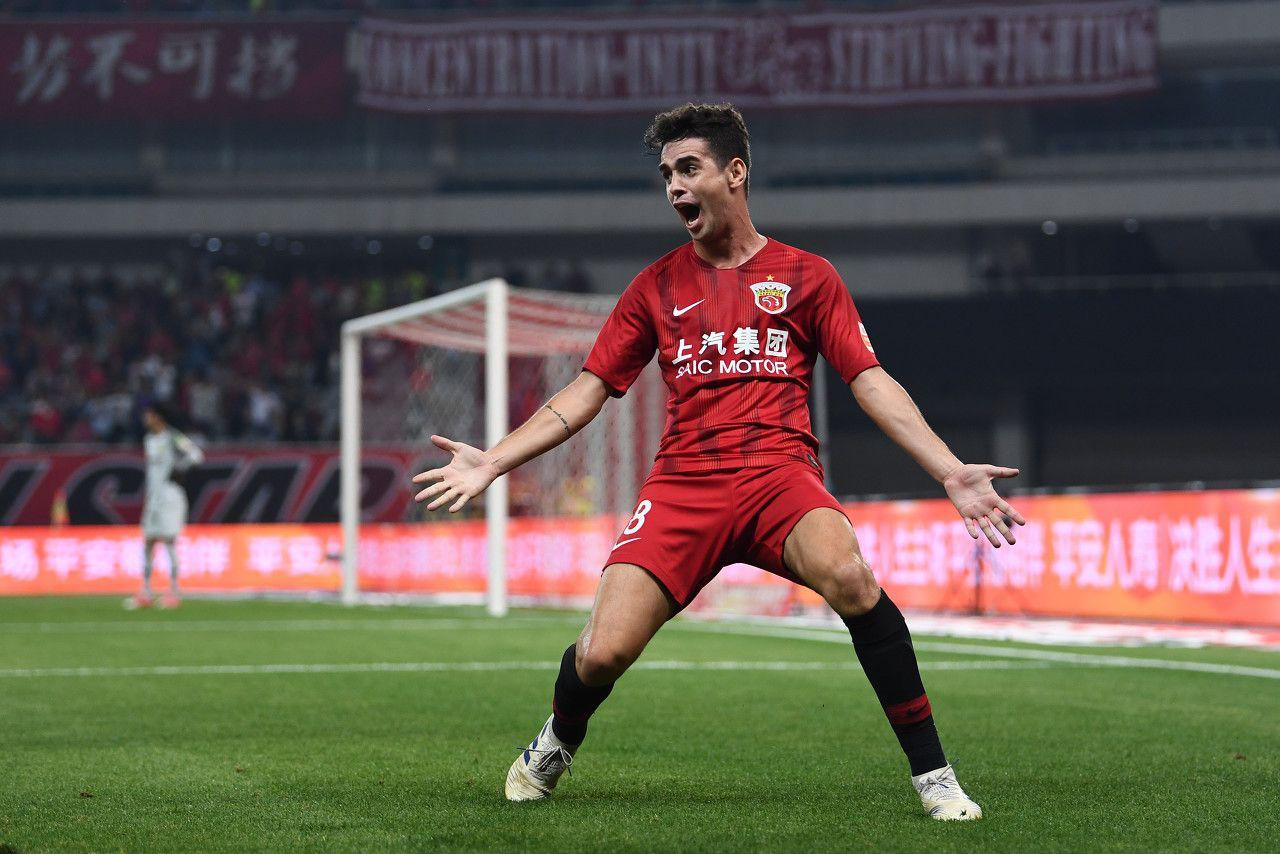 Oscar celebra un gol en Shanghai