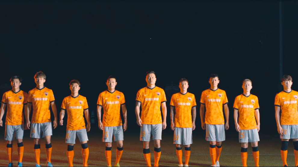 Los jugadores del Shenzhen FC, con la nueva elstica 'oranje'.