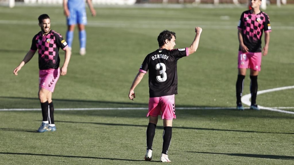 Ozkoidi celebra el gol que marc al Fuenlabrada