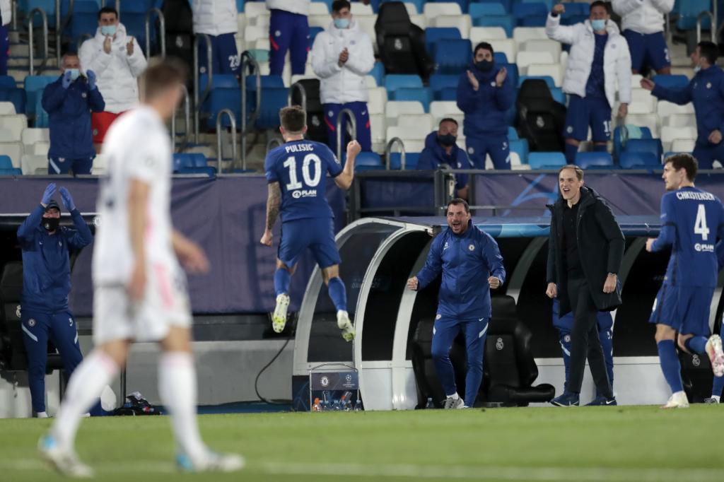 Benzema salva al Real Madrid en las semifinales con otro partidazo