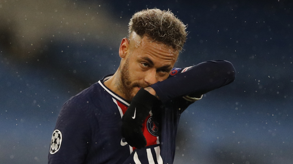 Neymar en el duelo entre Manchester City y PSG.