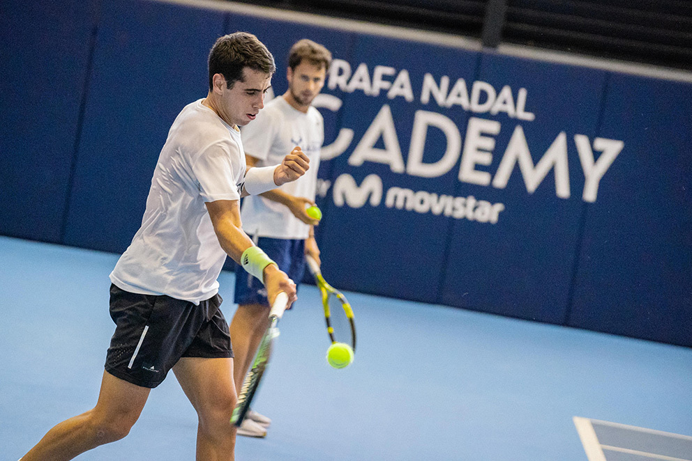 Movistar vuelve a becar a jvenes tenistas en la Rafa Nadal Academy