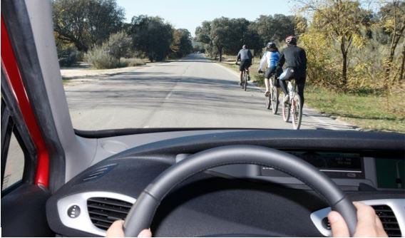 Adelantar a ciclistas - Separacion minima 1,5 m - Infracciones