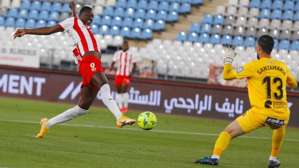 Sadiq marca el primer gol del Almería ante la UD Logroñés