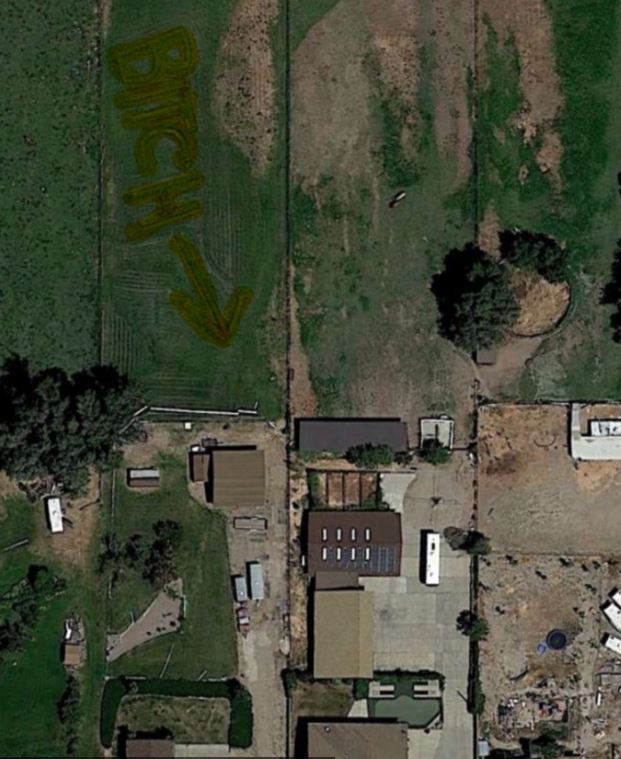 Imagen de Google Earth con el mensaje hacia una vecina