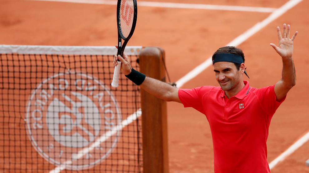 Roger Federer avanza a la tercera ronda de Roland Garros 2021.