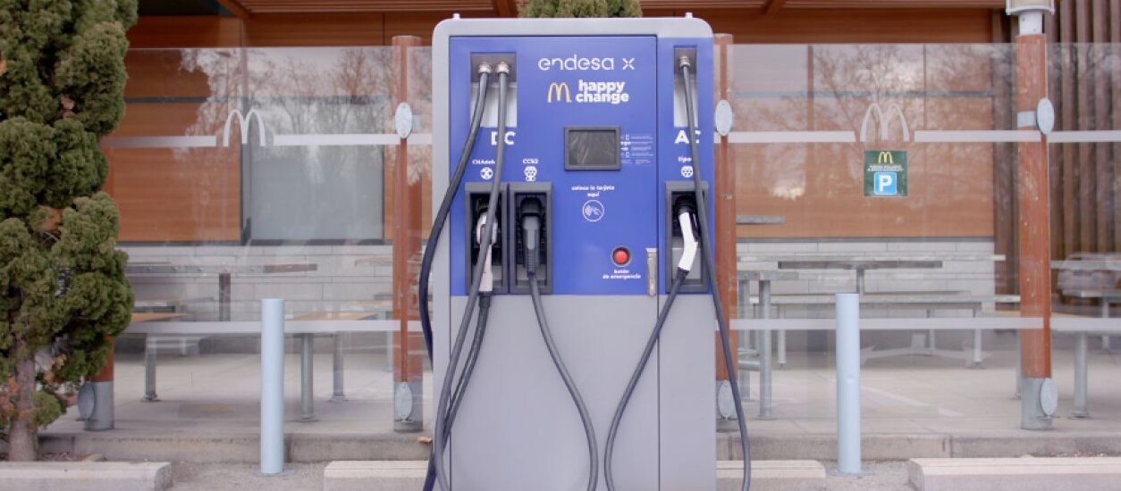 McDonald's - Endesa - Cargador electrico - Coches electricos