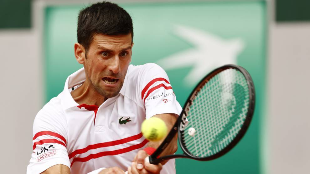 Djokovic califica a los cuartos de Roland Garros