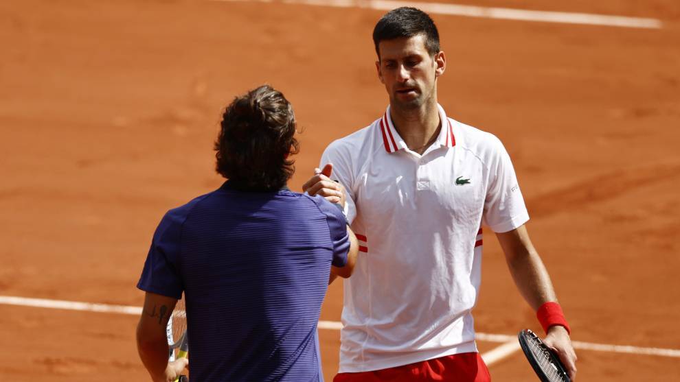 Djokovic remonta a Musetti y se mete a los cuartos de Roland Garros