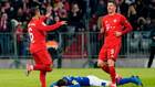 Thiago y Lewandowski celebran un gol con el Bayern
