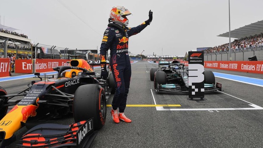 Verstappen celebra la pole en el GP de Francia 2021.