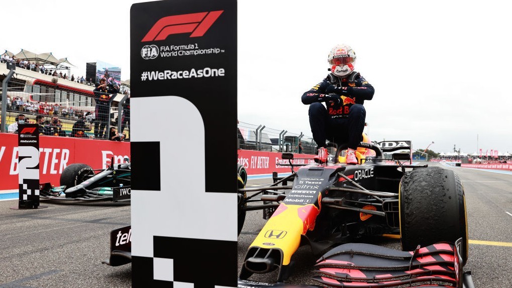 Verstappen celebra el triunfo en el GP de Francia 2021.