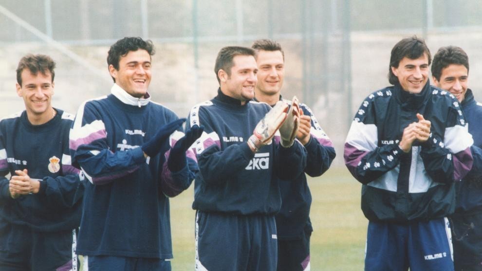 Alfonso, Luis Enrique, Cañizares, Dubovsky, Amavisca y Raúl, durante un entrenamiento del Real Madrid en la antifua Ciudad Deportiva.