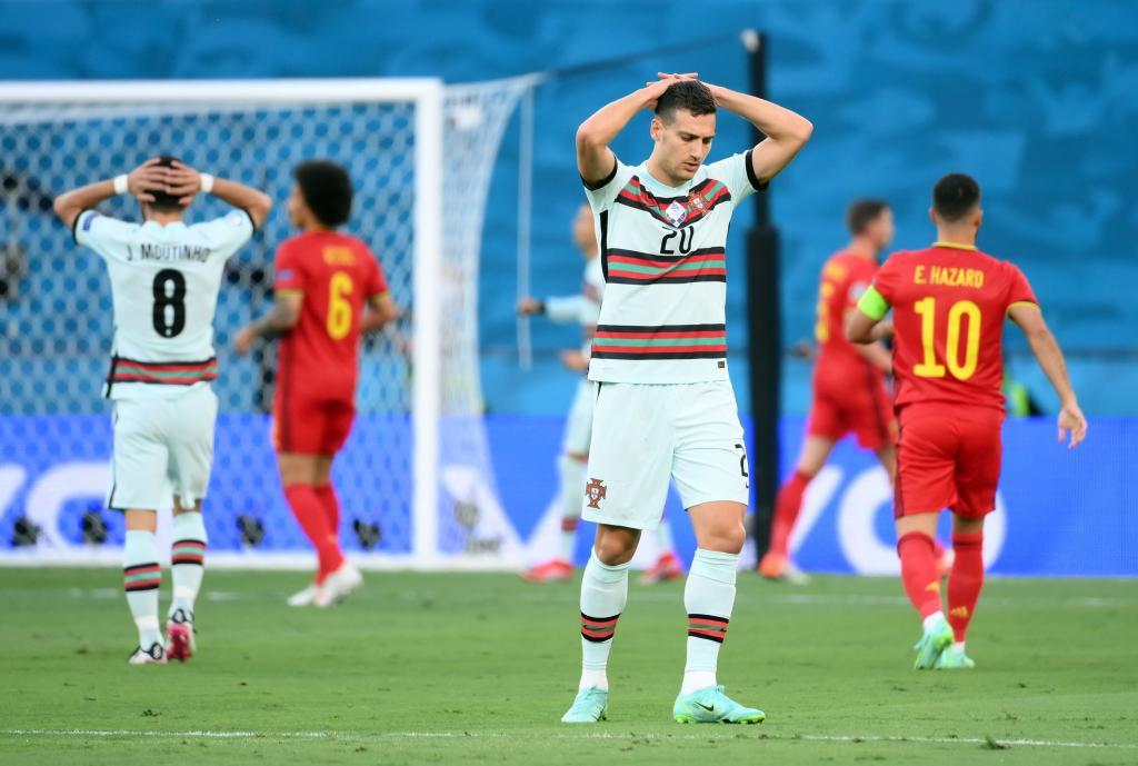Jugadores de Portugal lamentndose de la derrota ante Blgica.