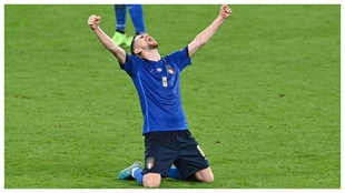 Jorginho celebra la agnica victoria de Italia sobre Austria.