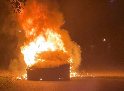 El Tesla Model S Plaid en llamas