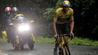 Mathieu Van Der Poel, con el maillot amarillo del Tour de Francia.